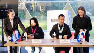 Центр «ШУМ» и AllStars Holding подписали соглашение о партнерстве