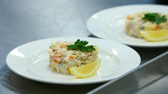 Как избежать отравления новогодними салатами