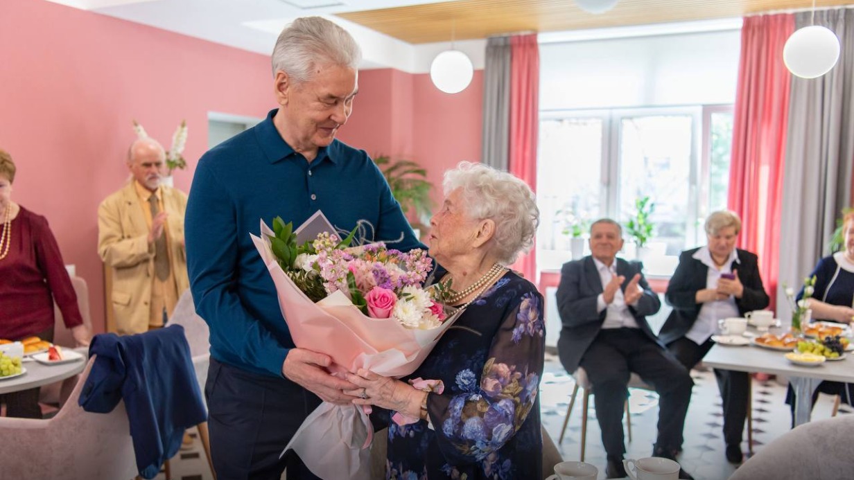 Сергей Собянин поздравил москвичей с Днем старшего поколения