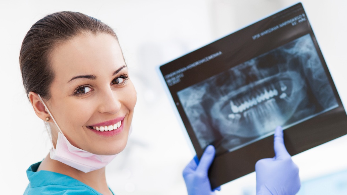 Только стоматолог даст нужное лечение, и новинка его не заменит