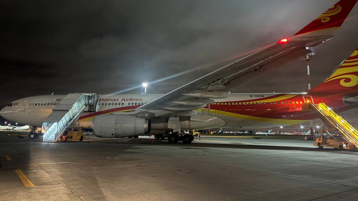 СК возбудил дело после столкновения двух самолетов в аэропорту Шереметьево