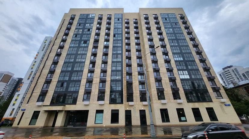 На торги выставили семь помещений для бизнеса на Зеленом проспекте