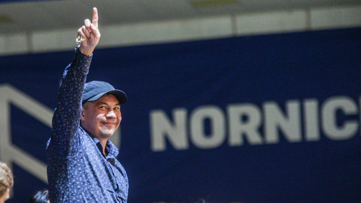 «Жена заставляет работать»: боксер Костя Цзю — откровенно о семейной жизни