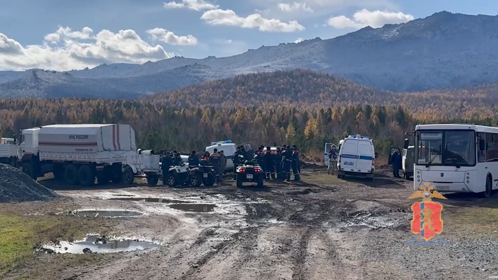 Семья пропала во время похода в Красноярском крае: версия о нападении медведя, маршрут заблудившихся, как их спасают