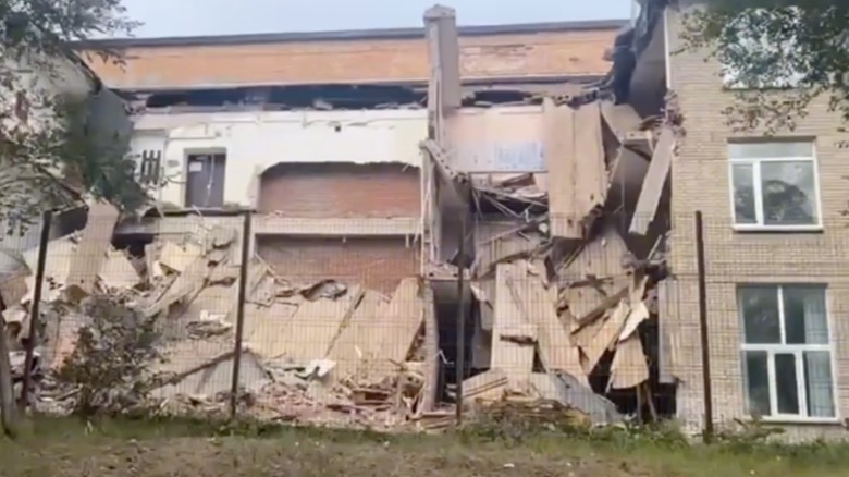 Здание колледжа обрушилось во Владивостоке