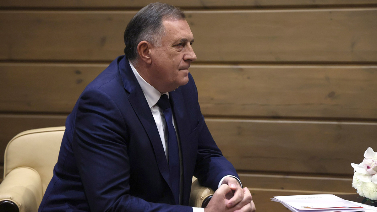Додик: Из ЕС пытаются сделать военный союз вместо политического объединения