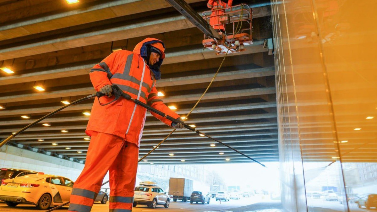 Более 100 транспортных тоннелей промоют в преддверии зимы 