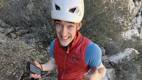 Блогер-скалолаз Балин Миллер погиб при восхождении на гору в прямом эфире