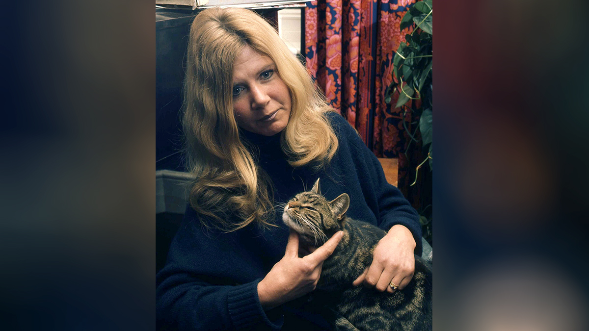 Британская писательница Джилли Купер умерла в 88 лет