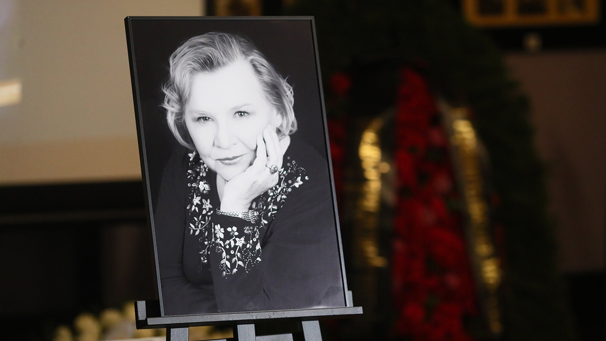 Прощание с Ниной Гуляевой началось в МХТ имени Чехова