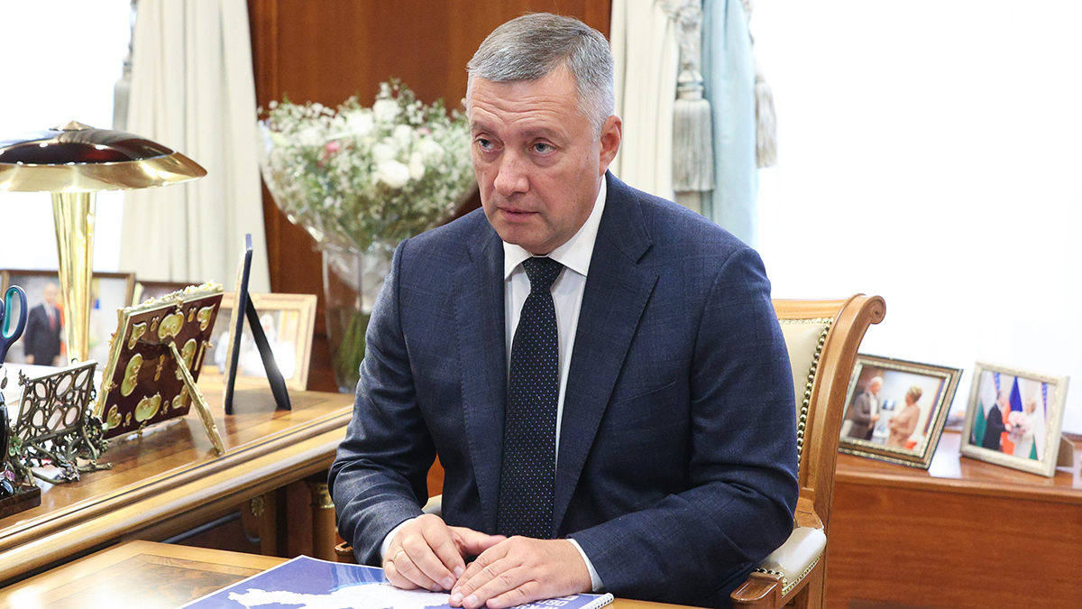 Губернатор Кобзев: Ребенок находился в машине, провалившейся под лед на Байкале