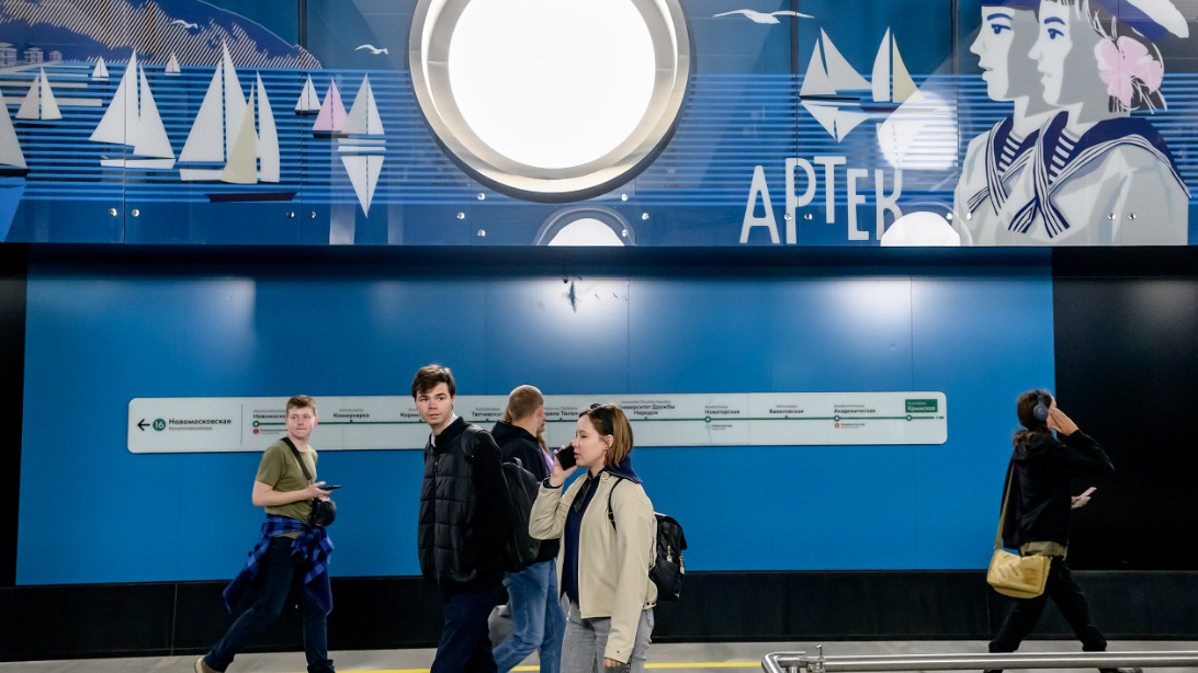 Станция метро «Крымская» новой радиальной Троицкой линии сразу после открытия