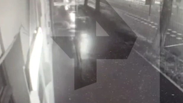 Напавший с ножом на девушку у Лефортовского парка насильник попал на видео