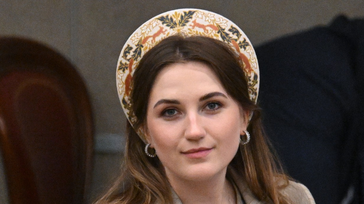 Депутат Госдумы РФ Ксения Горячева носит кокошник уже три года