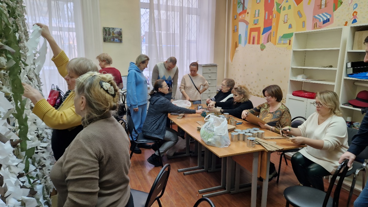 Волонтеры Таганского района еженедельно отправляют помощь бойцам СВО