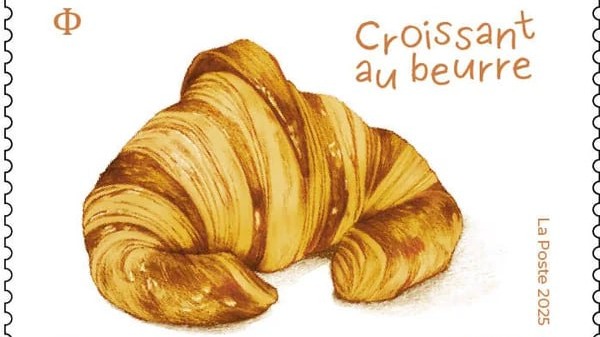 Почта Франции создала эксклюзивную марку с ароматом круассана