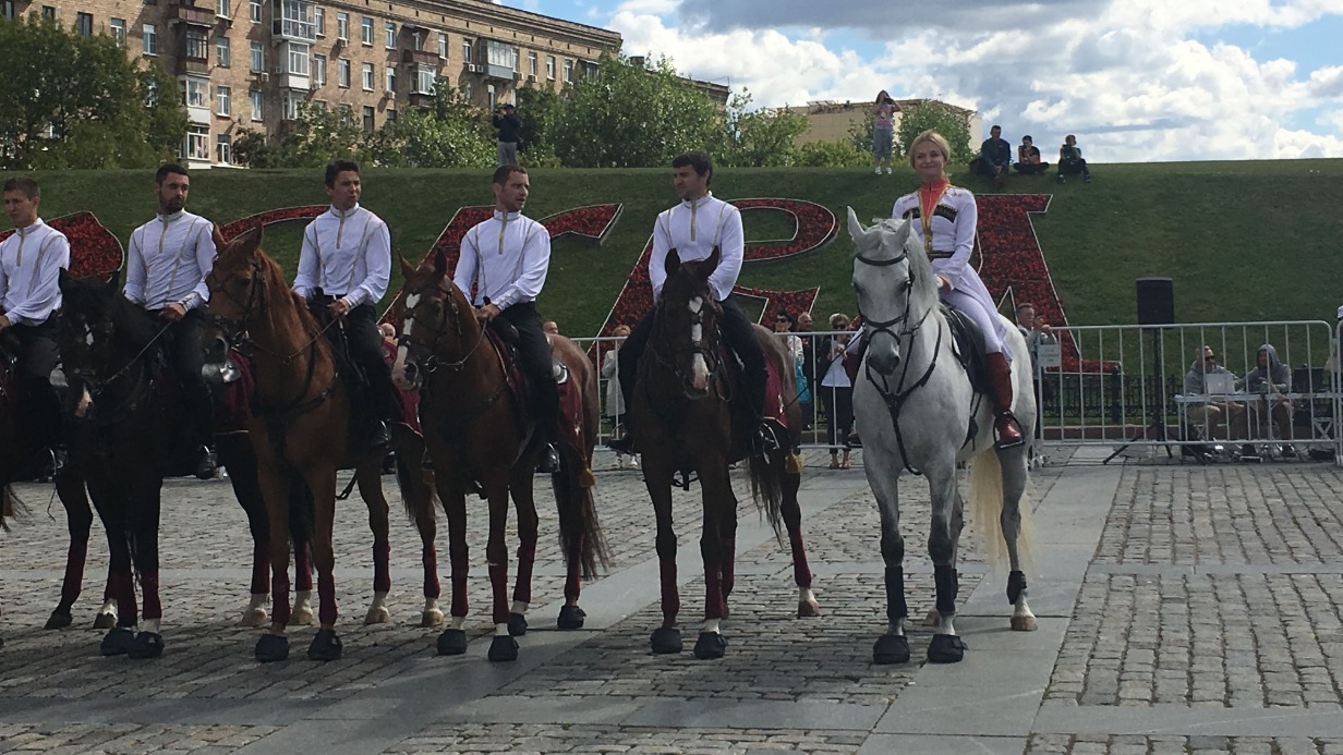 Кремлевская школа верховой езды выступит около Музея Победы