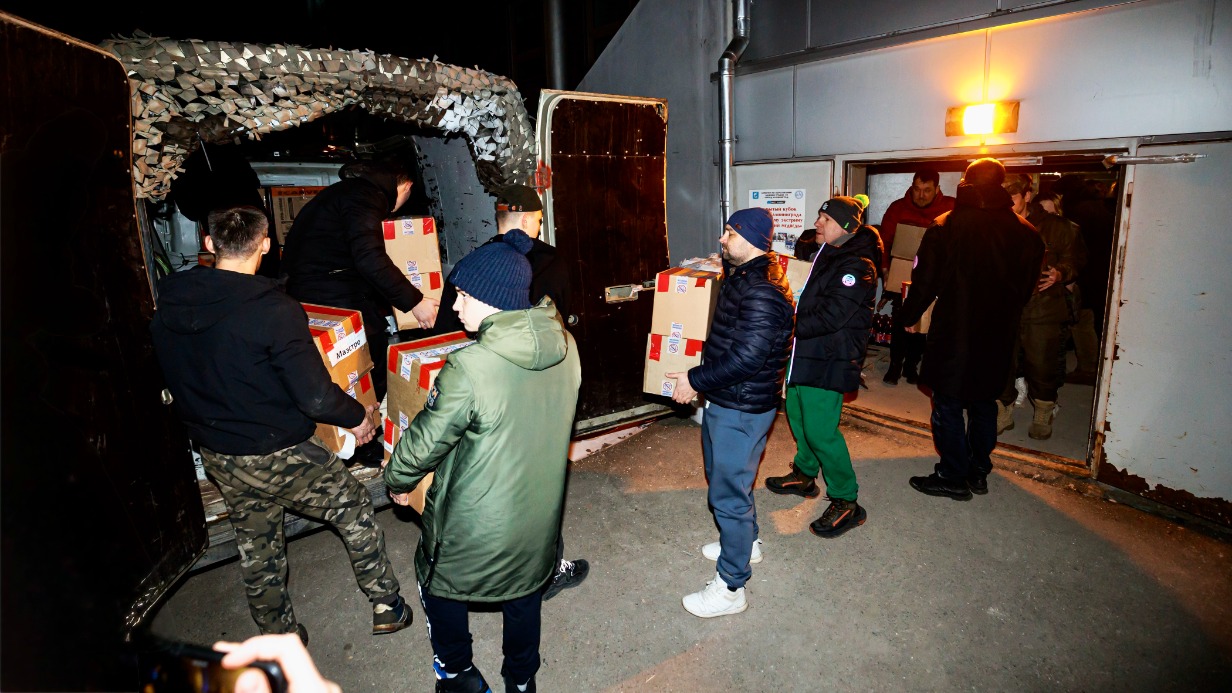 Волонтеры Троицка собрали и доставили в зону СВО более 220 тонн гумпомощи