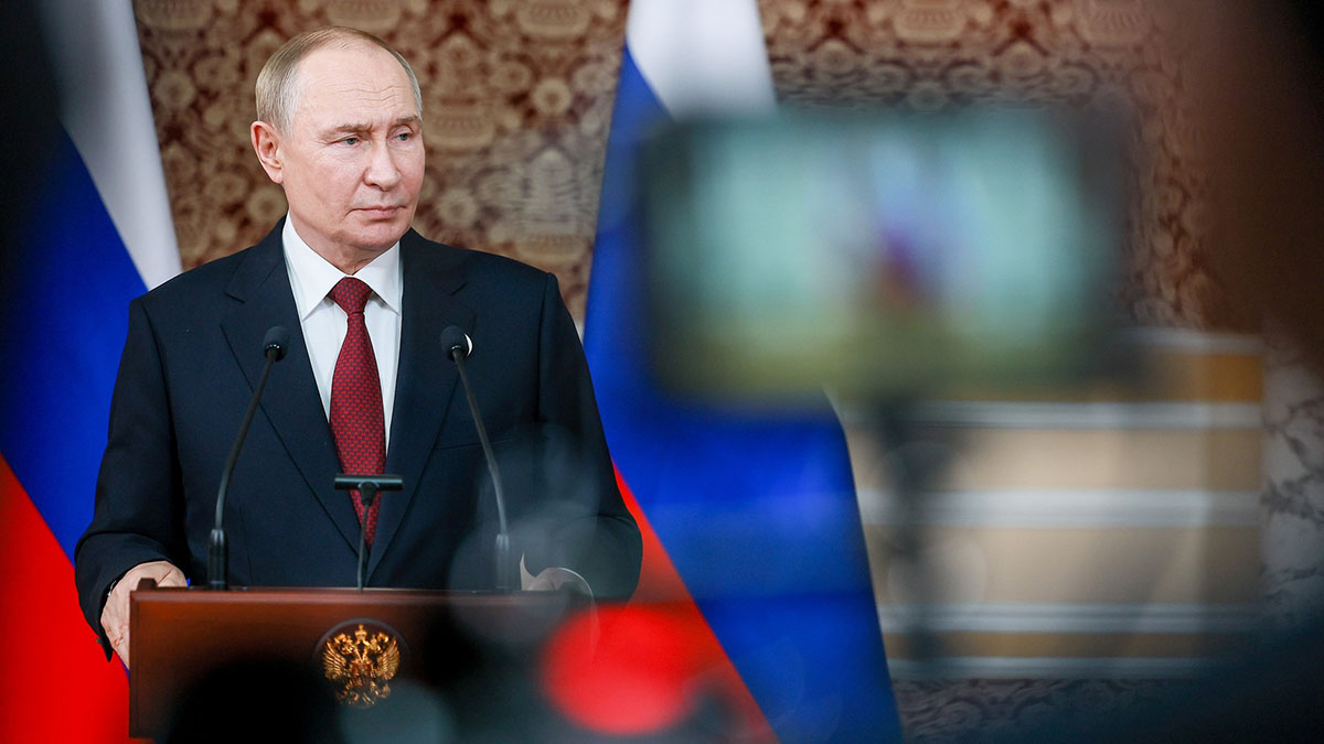 Путин встретился с Герасимовым и заслушал доклады о положении дел на передовой