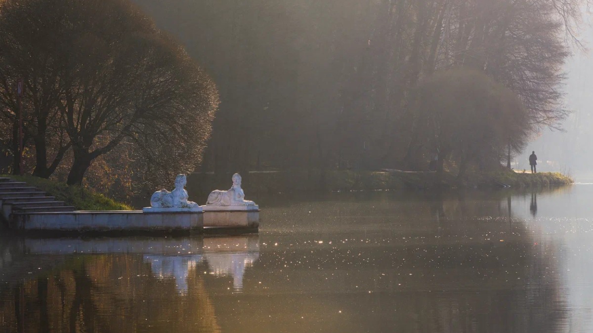 Парки Москвы приступили к консервации скульптур на зиму