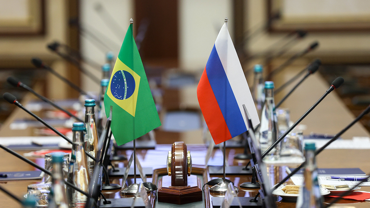 Политолог оценил последствия возможной победы Болсонару для России и БРИКС