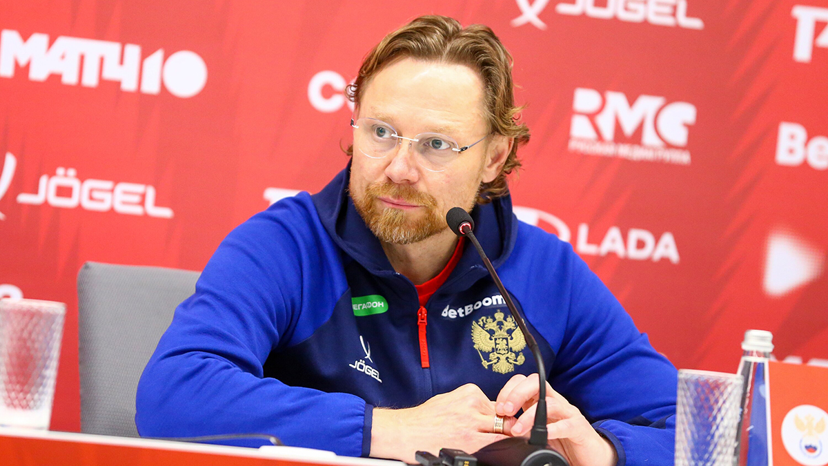 «Разве он играет»: Карпин отреагировал на скандал с игроком «Динамо» Нгамале