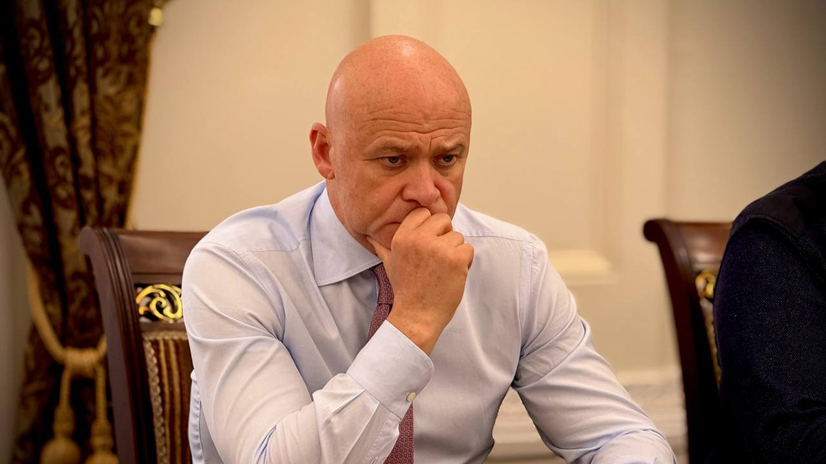 СМИ: Зеленский лишил гражданства мэра Одессы Труханова и танцора Сергея Полунина