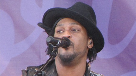 68ee8f3a82682c6fff064883 Американский R&B-исполнитель и «отец» неосоула Ди Анджело умер в 51 год