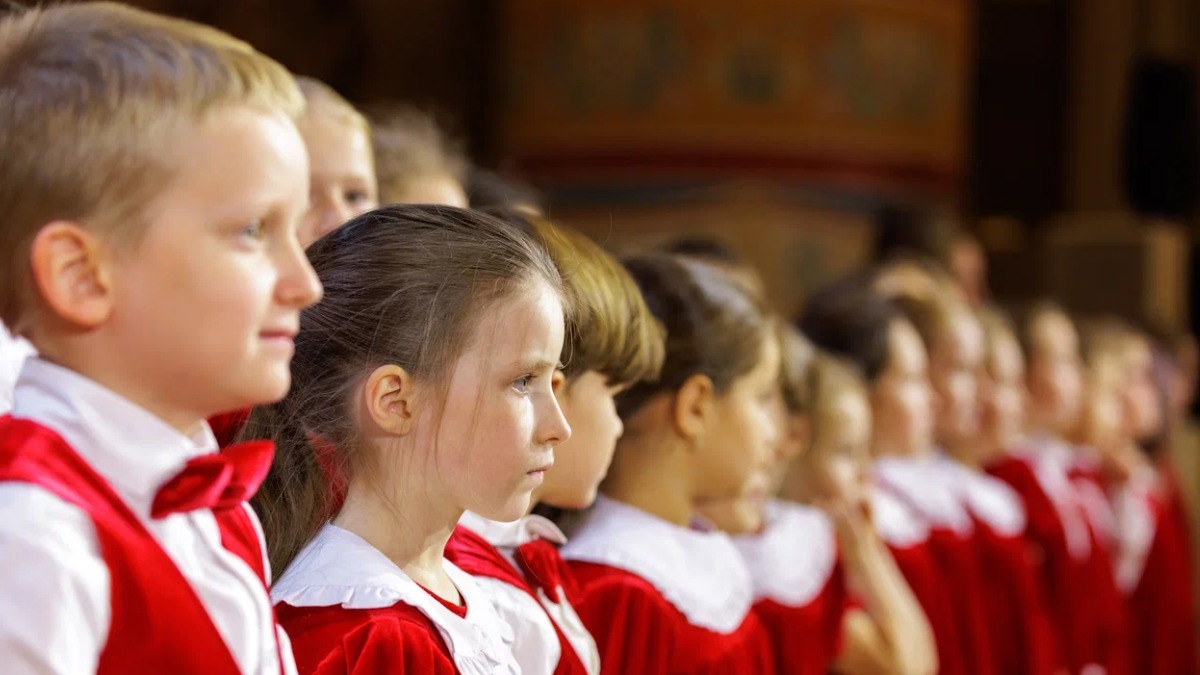 В храме Христа Спасителя прошел юбилейный концерт Большого сводного хора школьников 