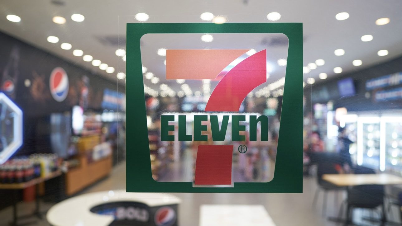 Shot: Сеть магазинов 7-Eleven может открыться в России в 2026 году