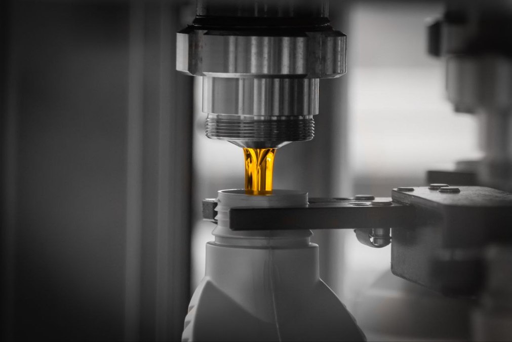 Команда ученых разработала российскую технологию производства синтетических присадок для автомасел