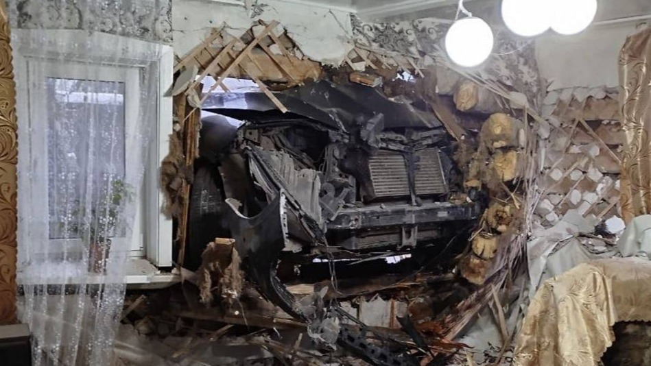 Пьяный житель Башкирии на иномарке въехал в жилой дом