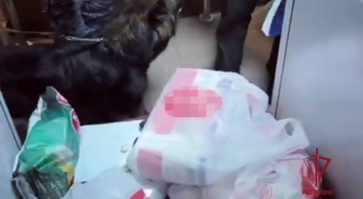 В Москве задержали курьера, передавшего наркотики внутри дезодоранта в больницу