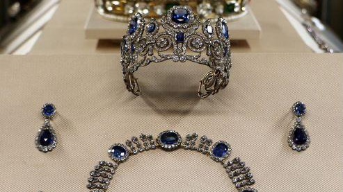 Якобы украденные из Лувра драгоценности выложили на «Авито» за 250 миллионов рублей