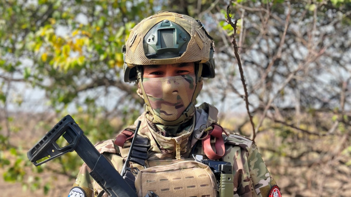 Разведчик «Осирис» постоянно улучшает инструкции по борьбе с вражескими БПЛА. Главное — не бояться, а остальное придет с опытом