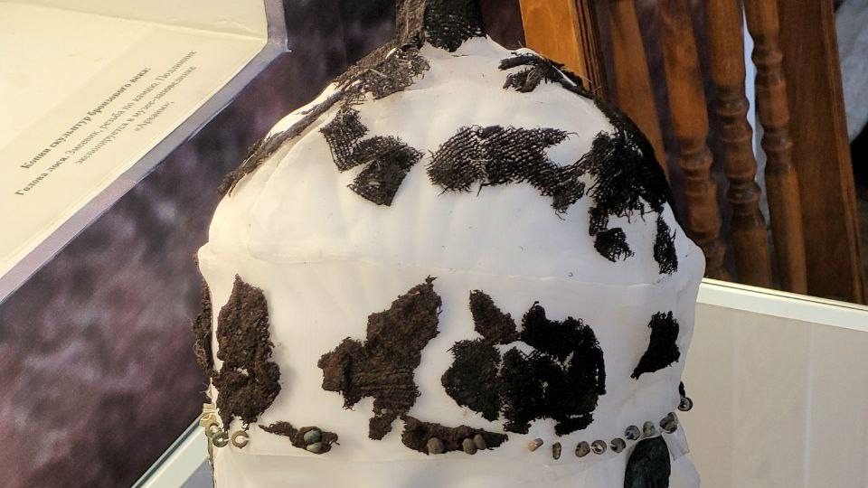 Российские ученые реконструировали шапку возрастом 4000 лет