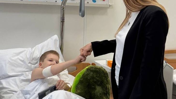 Стало известно о состоянии мальчика, пострадавшего при атаке дрона в Подмосковье
