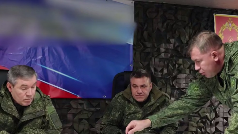 Герасимов проверил ход выполнения боевых задач группировки «Центр»