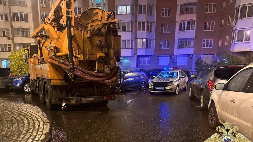 Пьяный мужчина без прав протаранил шесть автомобилей в подмосковной Лобне