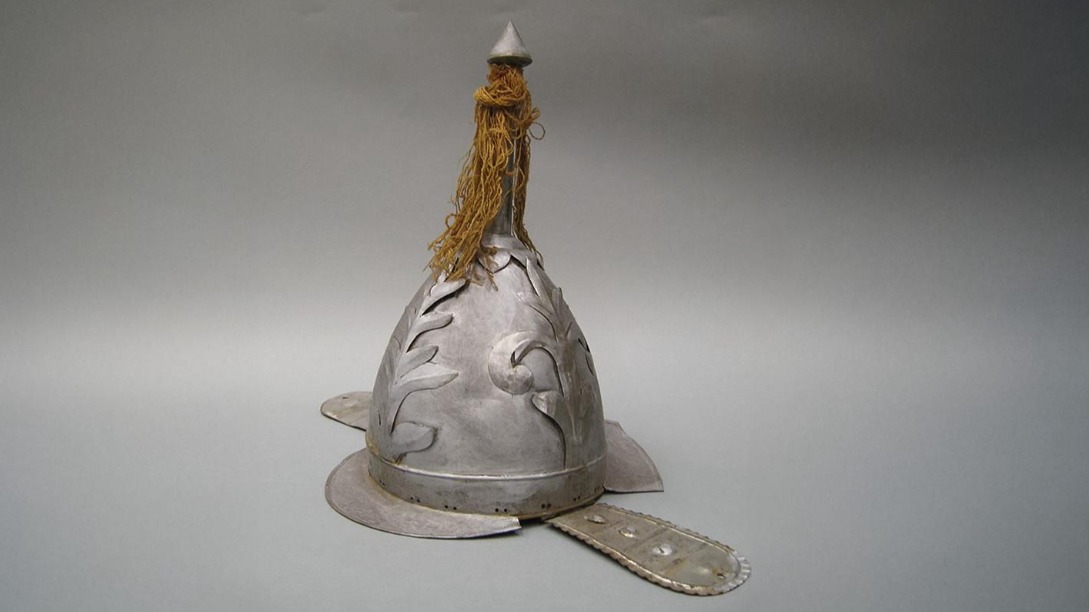 В музее-усадьбе «Останкино» нашли театральный шлем XVIII века