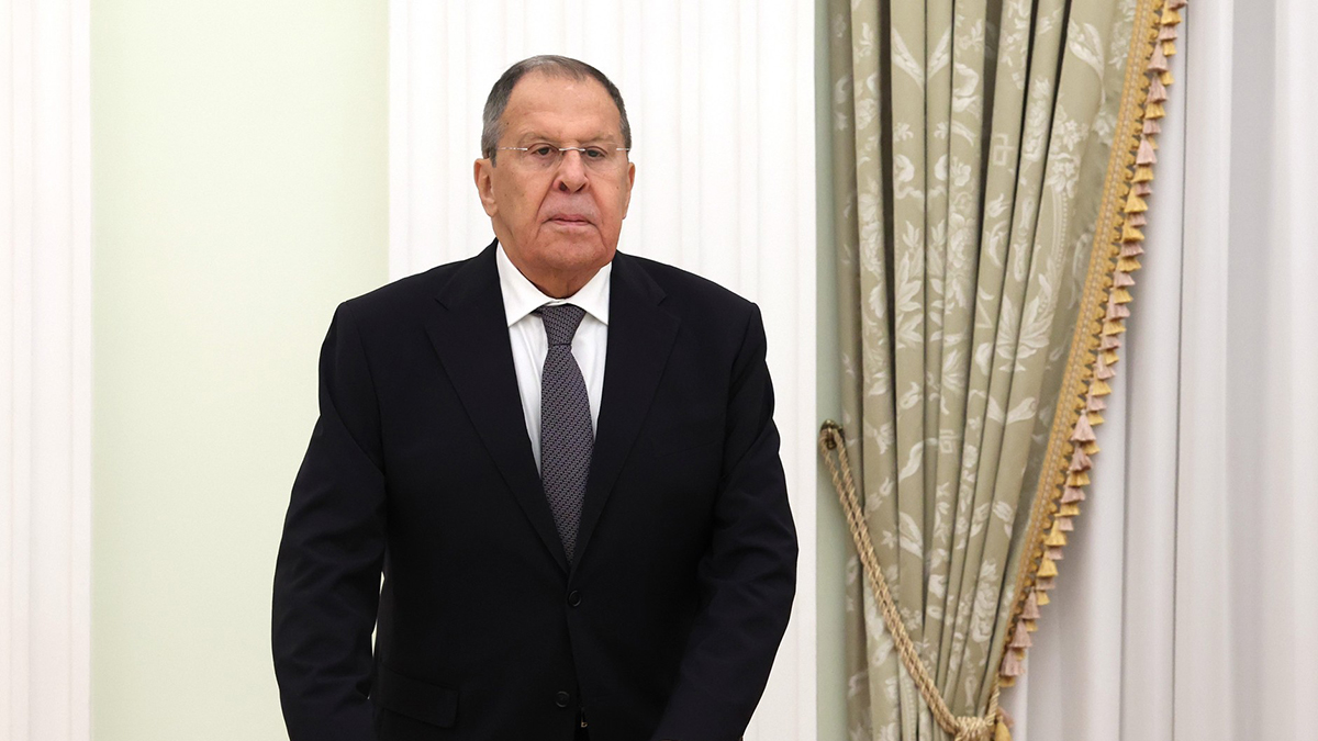 Лавров: США испытывают трудности с убеждением Зеленского в необходимости мира