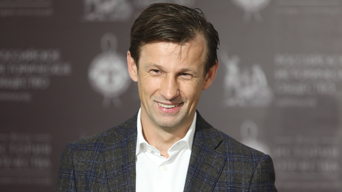 Тренера ФК «Зенит» Семака с женой задержали в аэропорту Германии