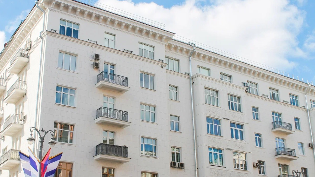 Завершается капитальный ремонт дома архитекторов А.В. Мезьера и Л.З. Чериковера