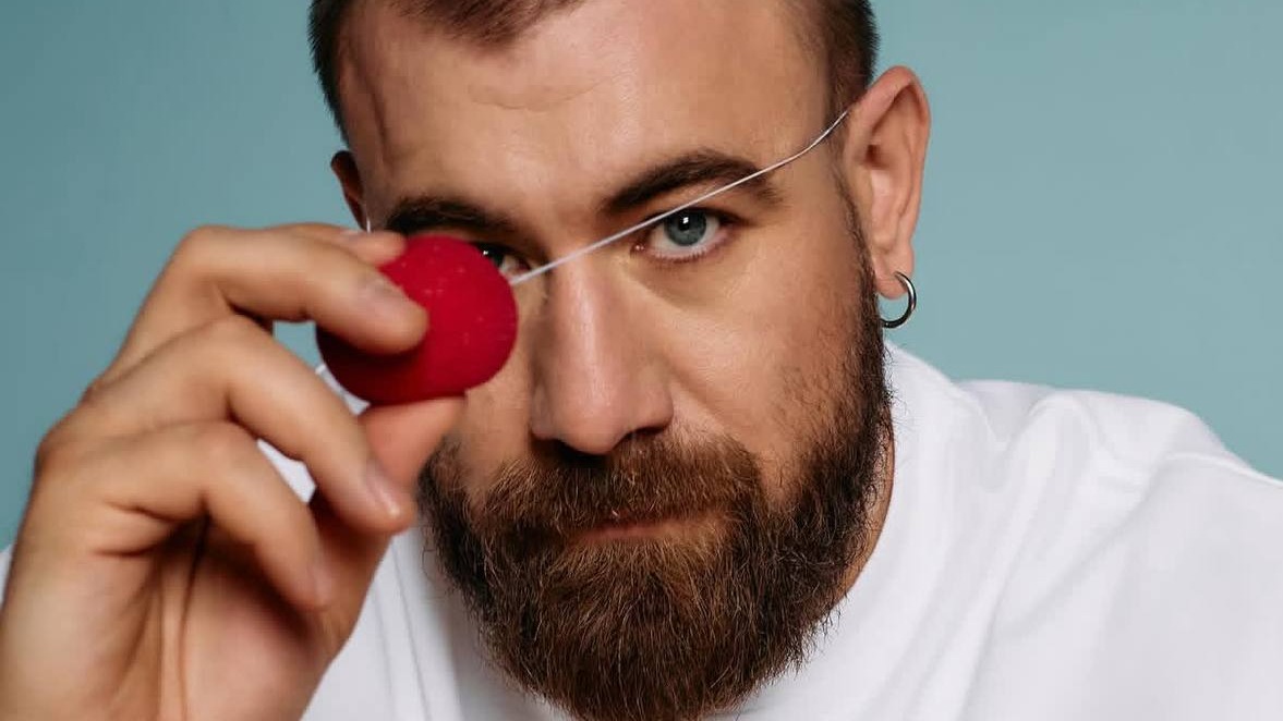 Присвоил миллионы: почему звезды обвиняют стилиста Овечкина в мошенничестве