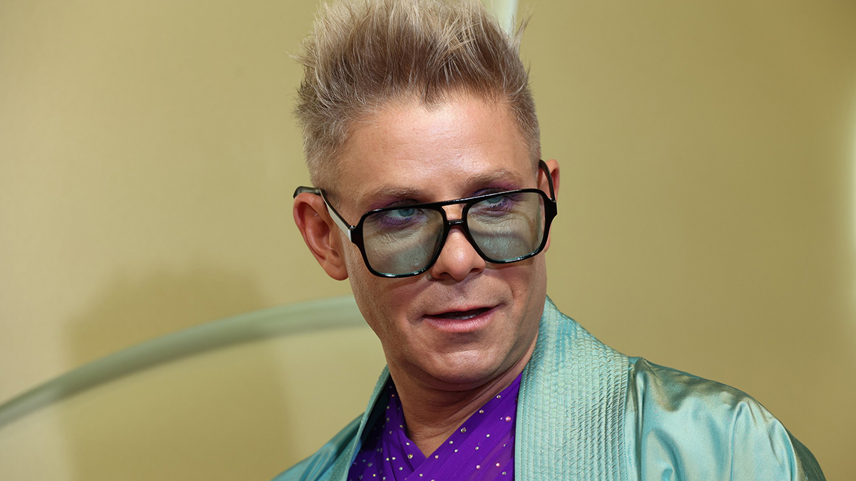 «Надо правильно расставлять акценты»: Митя Фомин заступился за Долину