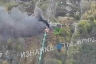 Опубликовано видео загоревшегося после налета «Гераней» поезда с техникой ВСУ