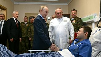 Путин поблагодарил российских военнослужащих за подаренные иконы