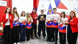 Актеры из сериала «Солдаты» и волонтеры из Химок собрали гумпомощь на СВО