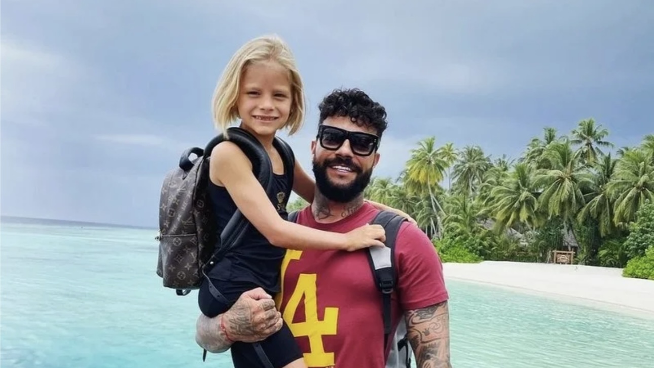 «Не по себе»: Алиса Юнусова заявила, что ее обижает обращение «дочь Тимати»