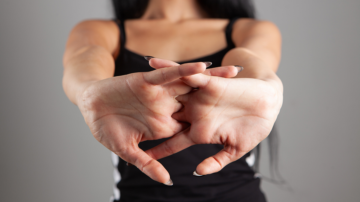 Почему хрустят пальцы и вредно ли это, будет ли артрит